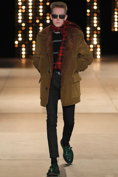 Look 17